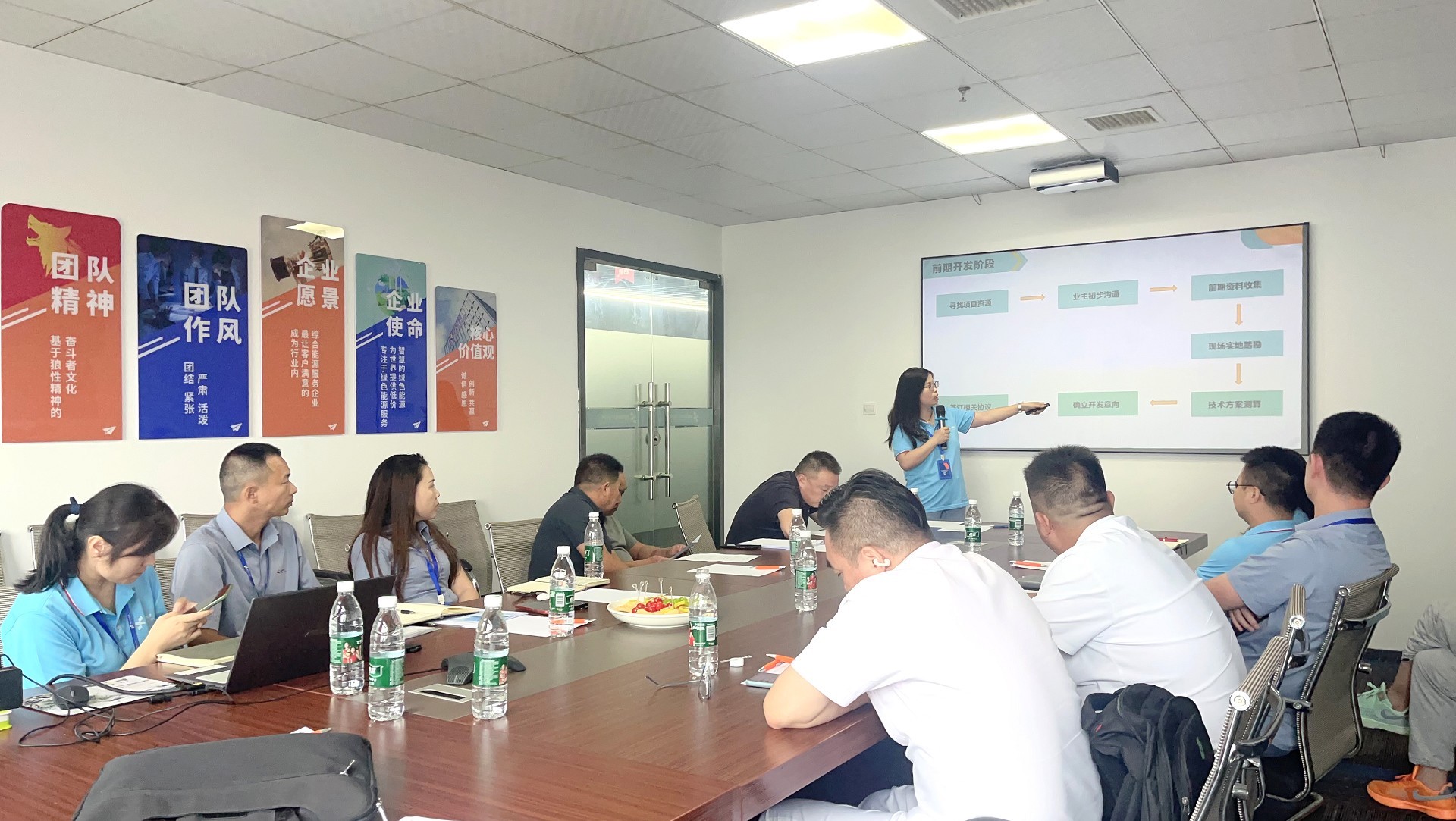 ���޹���